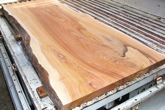 欅一枚板の加工